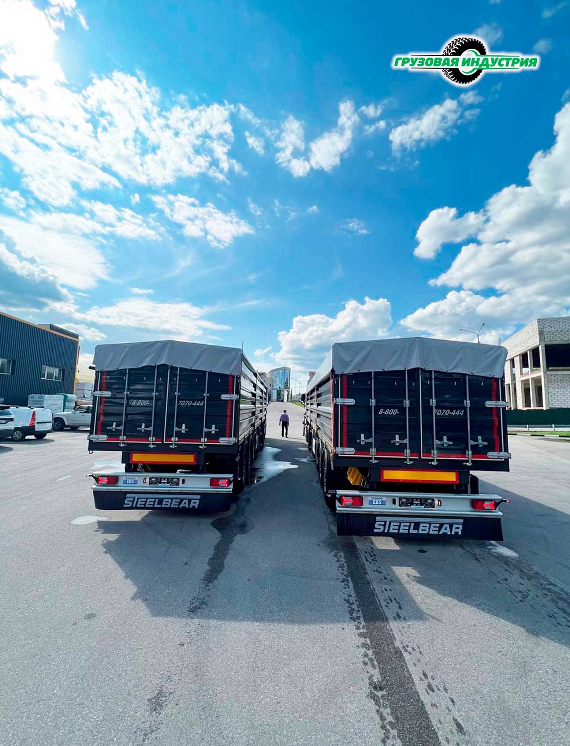 Отгрузка 2-х полуприцепов зерновозов Steelbear PF-41B 45м3 в г. Тамбов